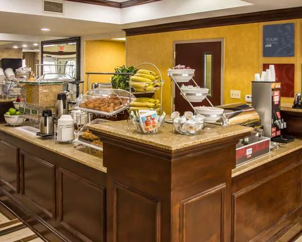 Quality Suites NYC Gateway 4