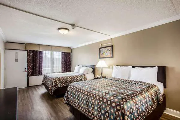Super 8 by Wyndham Meadowlands 3