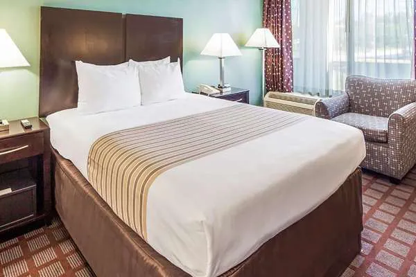 Super 8 by Wyndham Meadowlands 3