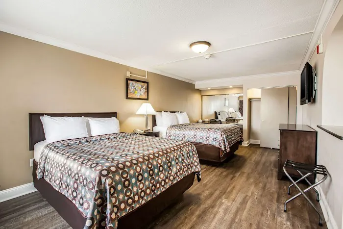 Econo Lodge Meadowlands 3