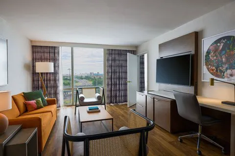 Renaissance Meadowlands Hotel 4