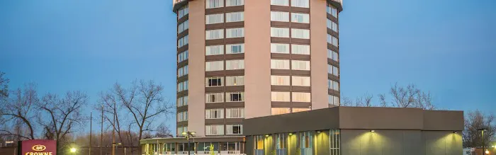 Crowne Plaza Saddle Brook by IHG 4