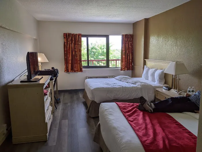 Hilltop Inn & Suites (Prev. RAMADA) 5