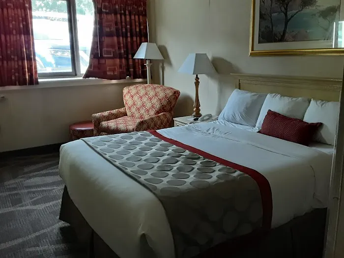 Hilltop Inn & Suites (Prev. RAMADA) 5