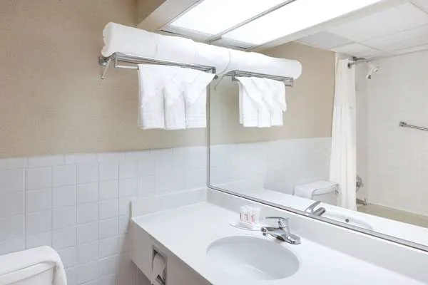 Hilltop Inn & Suites (Prev. RAMADA) 5