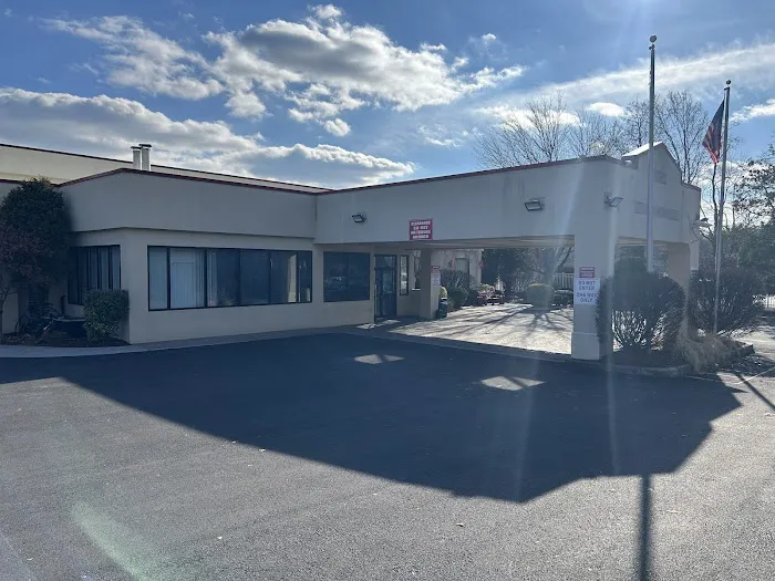 Hilltop Inn & Suites Yonkers 5