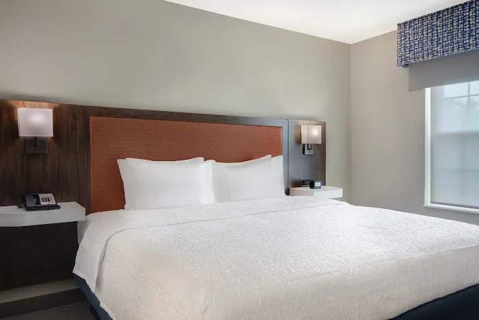 Hampton Inn & Suites Yonkers 5