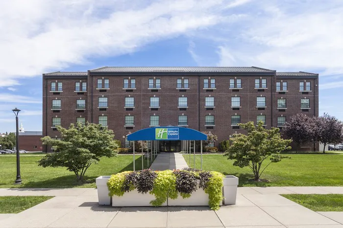 Holiday Inn Express Building 107 4