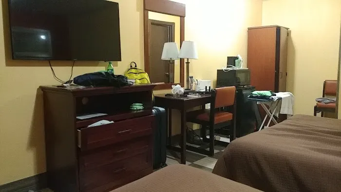 Travelodge by Wyndham Jersey City 4