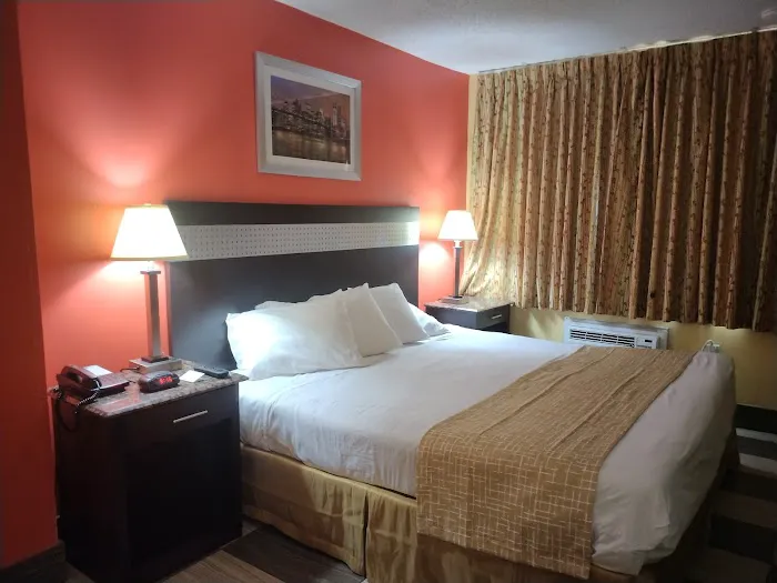 Travelodge by Wyndham Jersey City 4