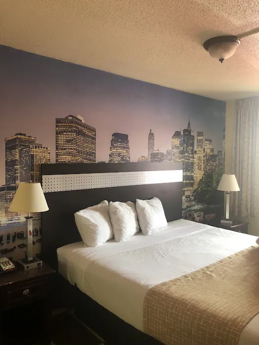 Travelodge by Wyndham Jersey City 4