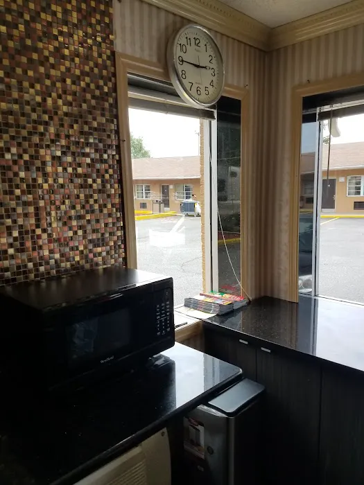 Travelodge by Wyndham Jersey City 4