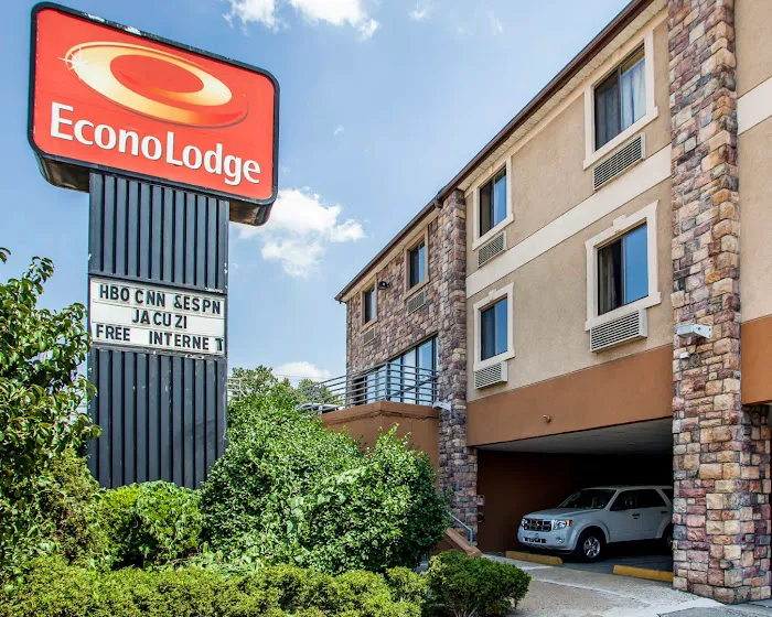Econo Lodge 5