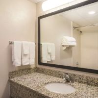 La Quinta Inn & Suites by Wyndham Clifton/Rutherford ico
