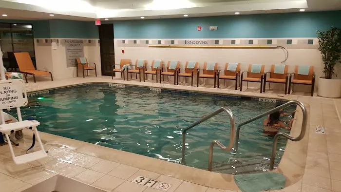 Courtyard Paramus 4