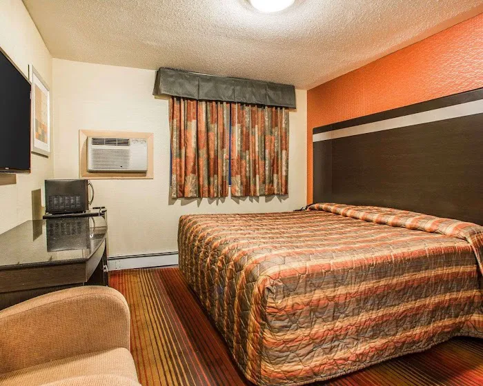 Rodeway Inn 3