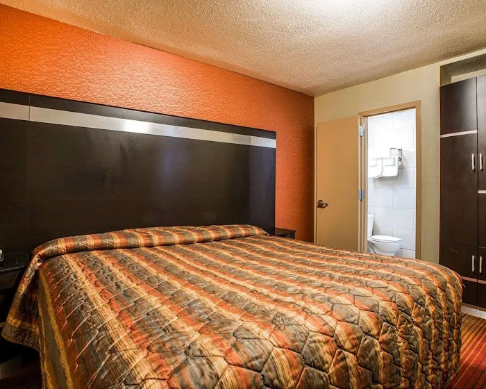 Rodeway Inn 3