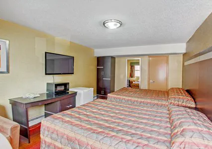 Rodeway Inn 3