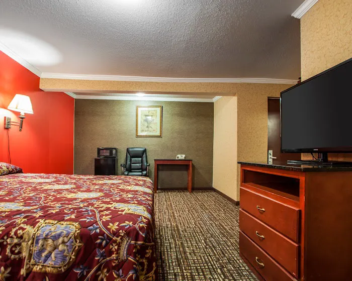 Rodeway Inn 3