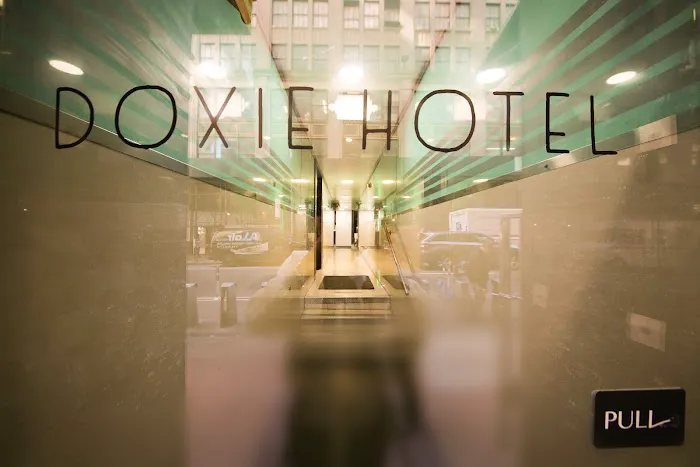 Doxie Hotel 4