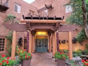 Hotels with Art Galleries in Santa Fe for a Cultural Escape