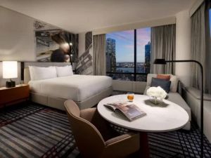 Best Affordable Hotels Near the Statue of Liberty for Budget Travelers