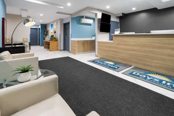 Days Inn by Wyndham Staten Island 4