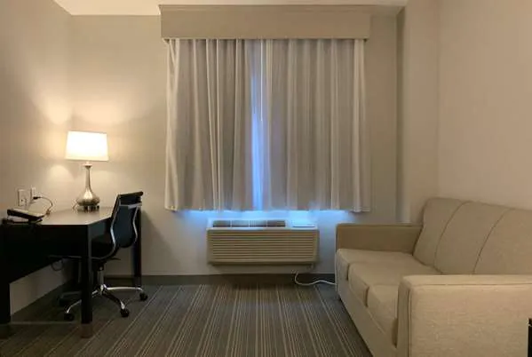 Wingate by Wyndham JFK Airport / Far Rockaway 4