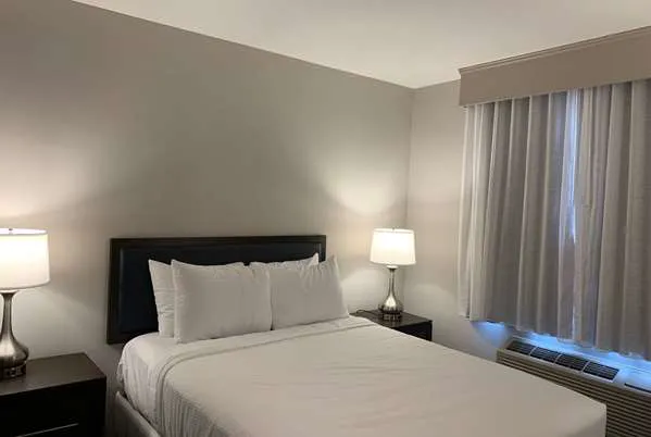 Wingate by Wyndham JFK Airport / Far Rockaway 4