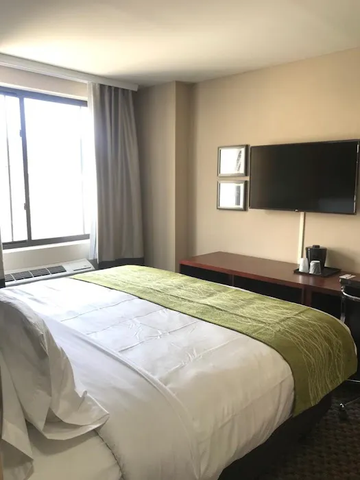 Hotel Mint JFK Airport 4