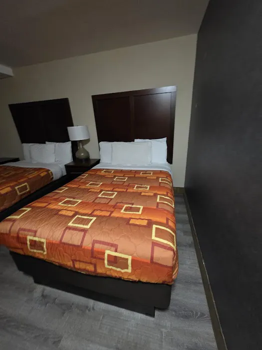JFK Plaza Hotel 4