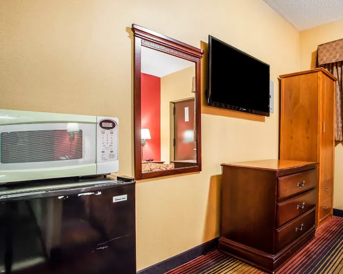 Rodeway Inn 4