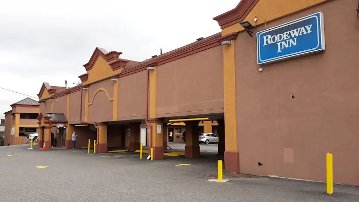 Rodeway Inn 4