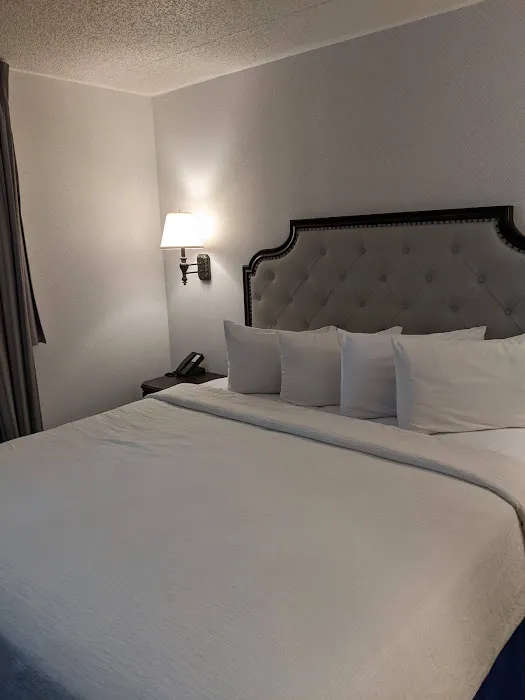 Holland Hotel Free Parking Jersey City 5