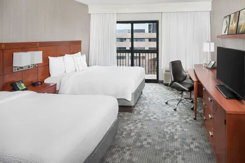 Courtyard Jersey City Newport 5
