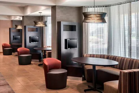 Courtyard Jersey City Newport 5