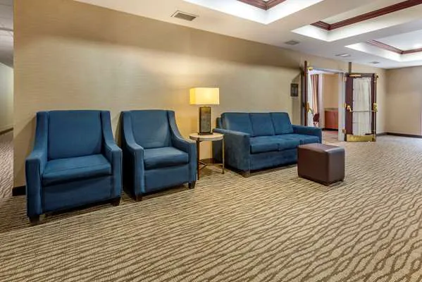 Comfort Suites Newark - Harrison 5