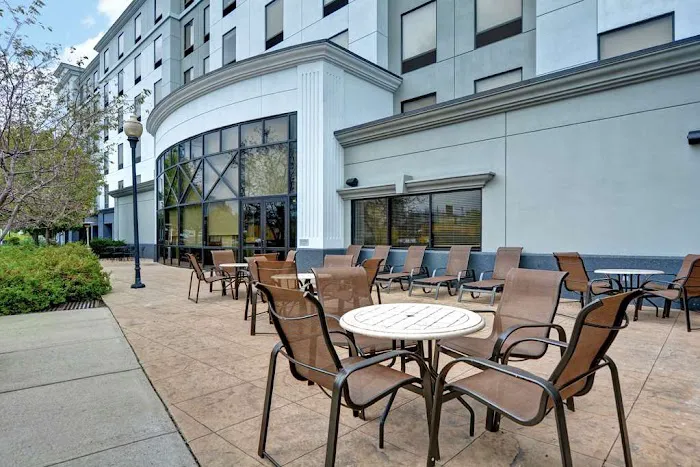 Hampton Inn & Suites Newark-Harrison-Riverwalk 4