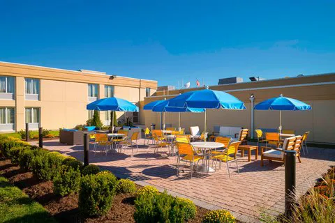 Fairfield Inn & Suites Paramus 4