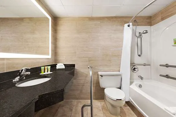 Wyndham Garden Totowa 3