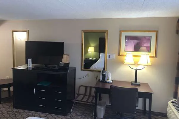 Wyndham Garden Totowa 3