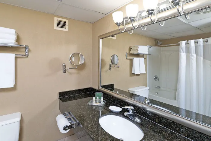 Holiday Inn Totowa Wayne 4