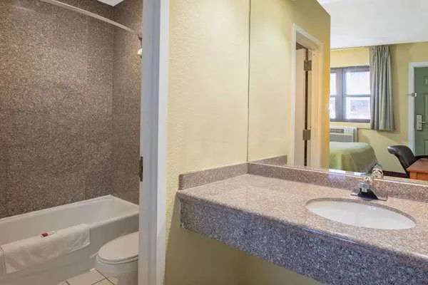 Days Inn by Wyndham Elmsford / White Plains 4