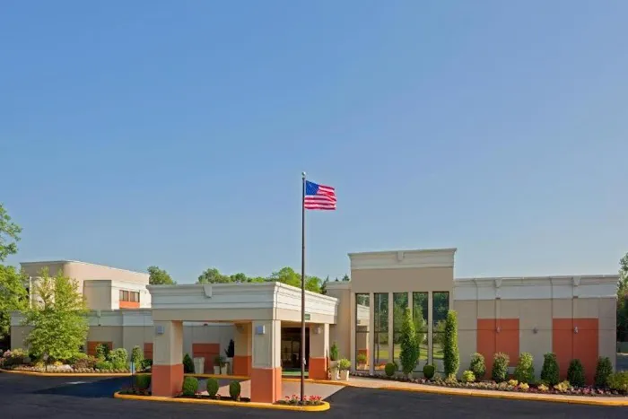 Armoni Inn and Suites 4