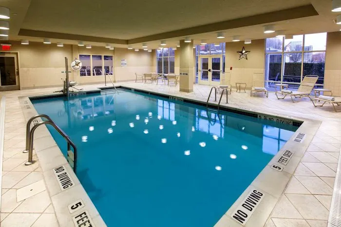 Hampton Inn & Suites Staten Island 4