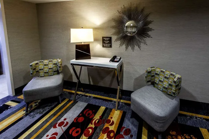 Hampton Inn & Suites Staten Island 4