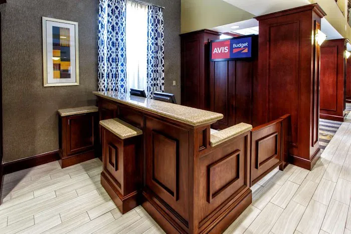 Hampton Inn & Suites Staten Island 4
