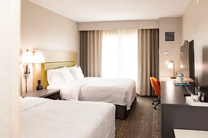 Hampton Inn & Suites Newark Airport Elizabeth 4