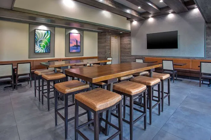 Hampton Inn & Suites Newark Airport Elizabeth 4