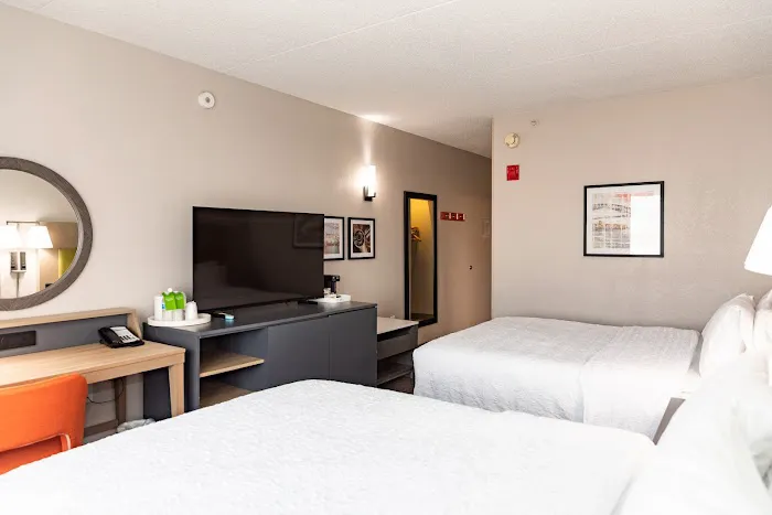 Hampton Inn & Suites Newark Airport Elizabeth 4
